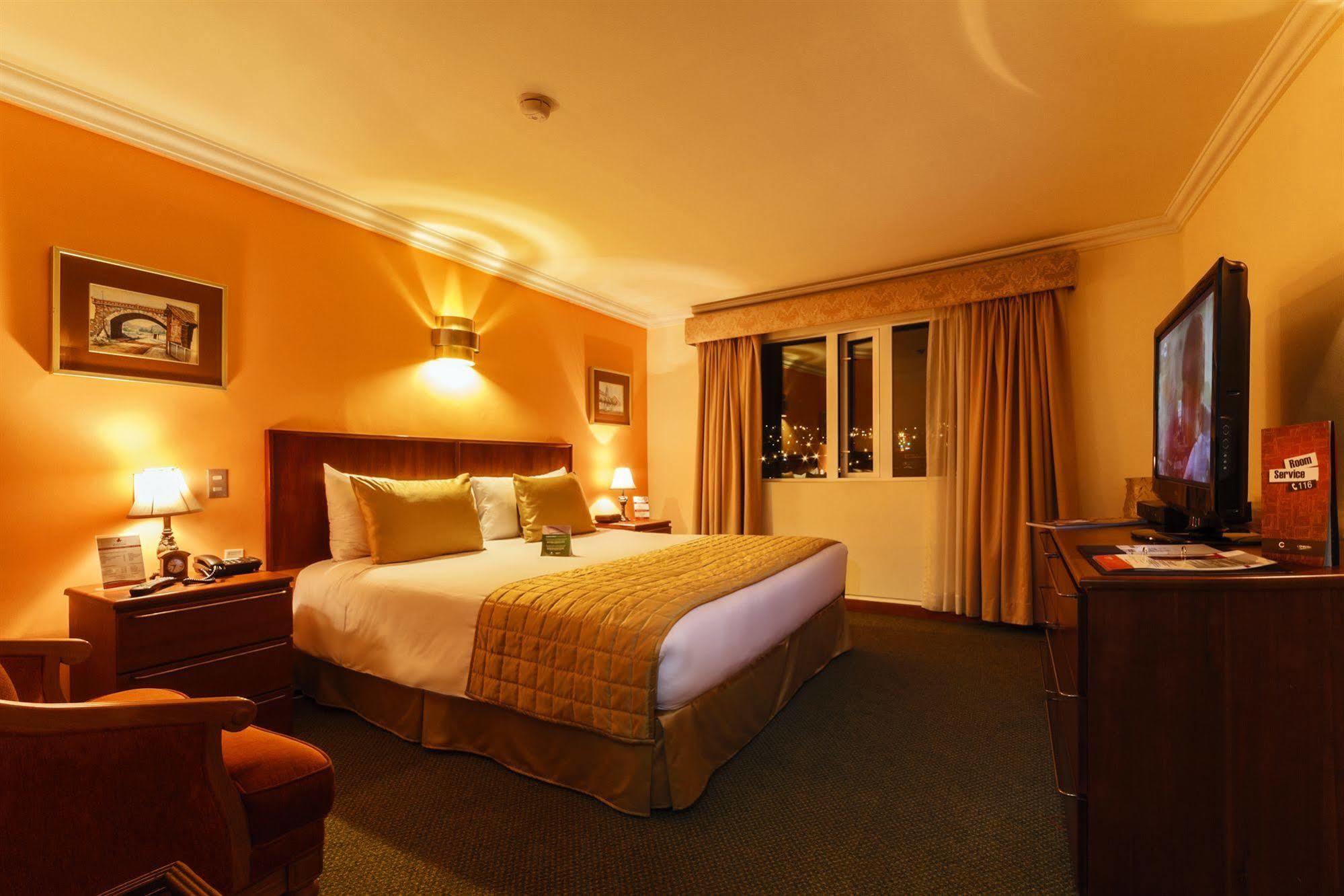 Hotel El Conquistador Куэнка Экстерьер фото